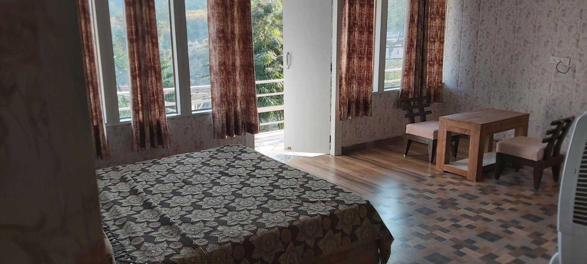 Valley Retreat Home Stay Деградун Номер фото